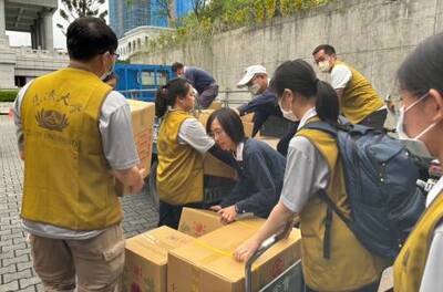 地震過後 慈濟大學師生展現愛的力量圖片